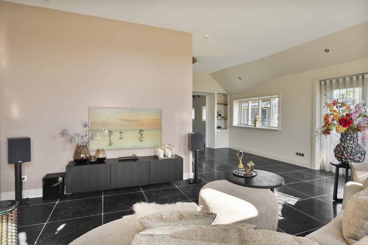 Vrijstaande woning te koop: Zuiderzeestraatweg 386, Oldebroek