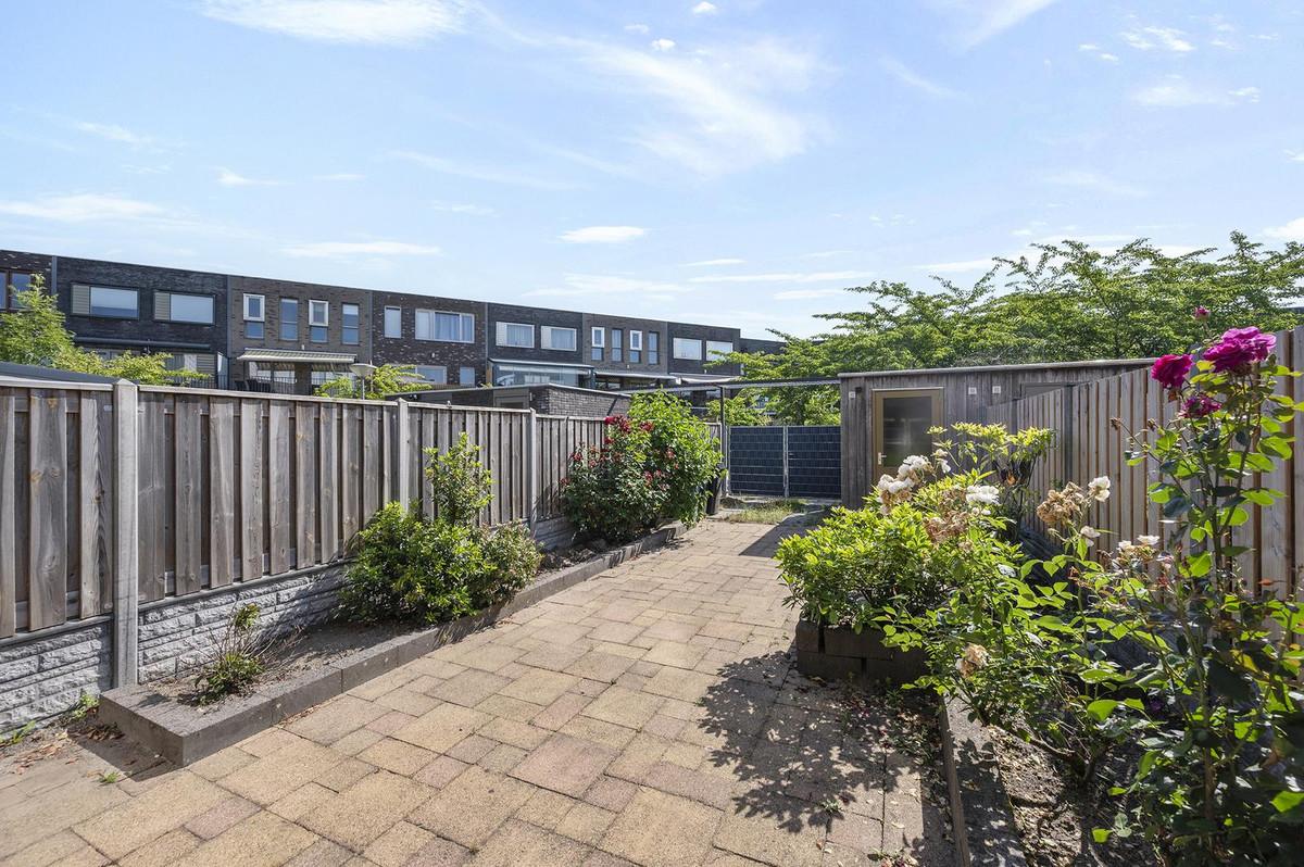 Tussenwoning te koop: Juwelenstraat 7, Almere