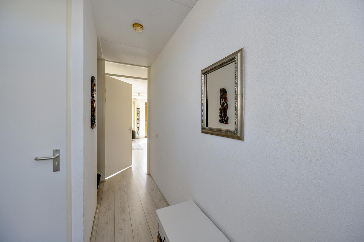 Tussenwoning te koop: Juwelenstraat 7, Almere