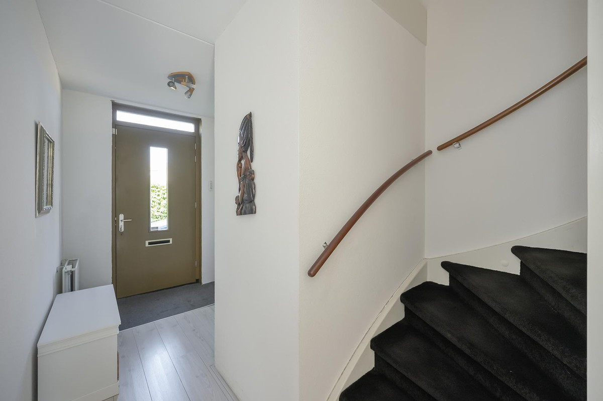 Tussenwoning te koop: Juwelenstraat 7, Almere