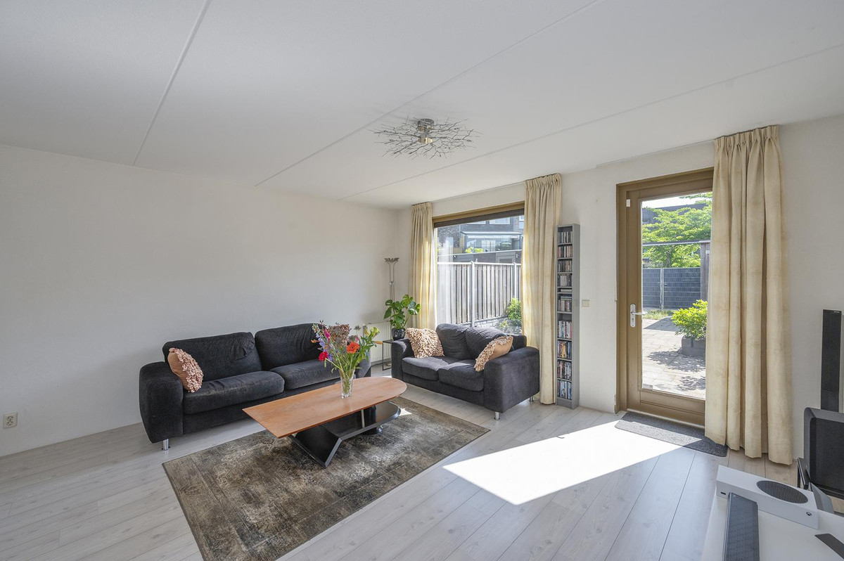 Tussenwoning te koop: Juwelenstraat 7, Almere