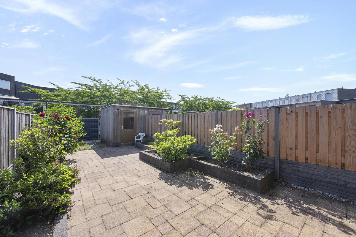 Tussenwoning te koop: Juwelenstraat 7, Almere