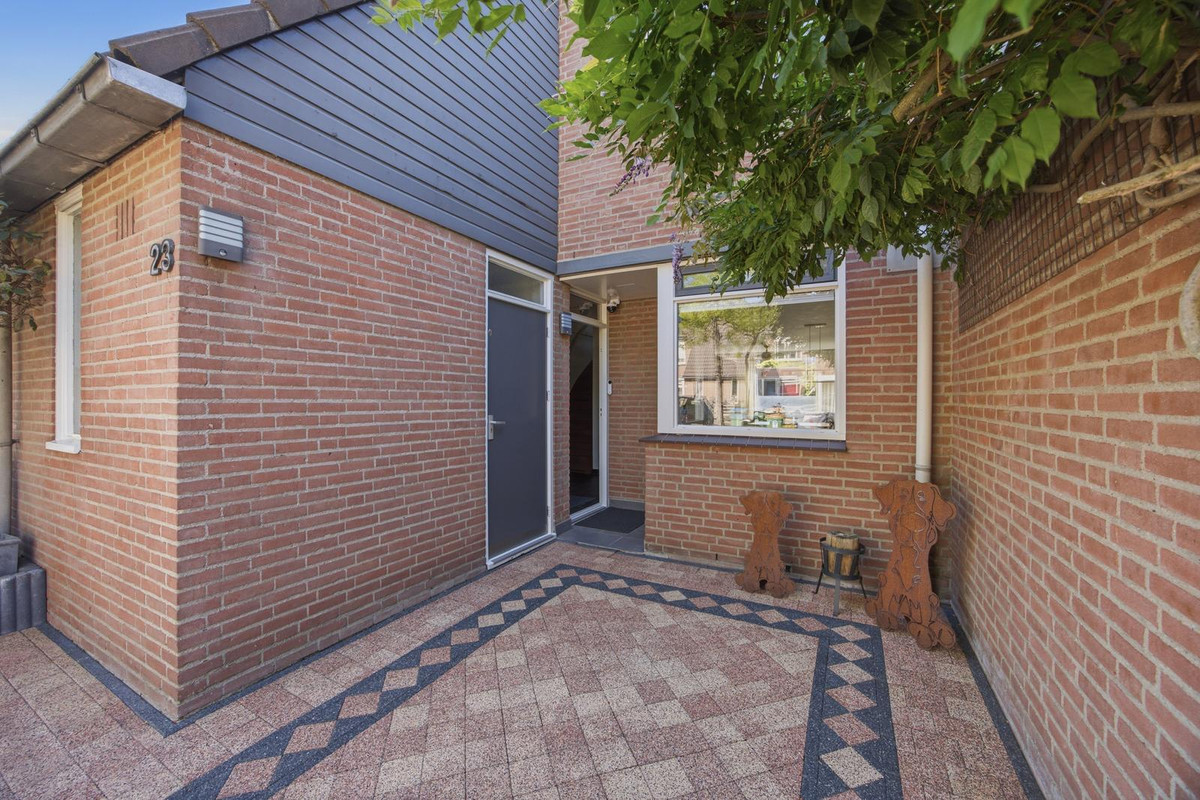 Tussenwoning te koop: Huiserf 23, Breda