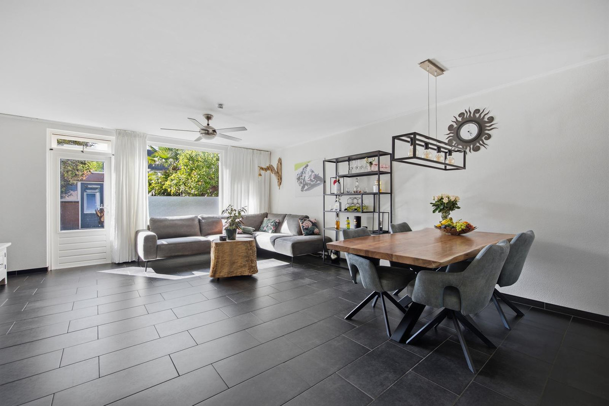 Tussenwoning te koop: Huiserf 23, Breda