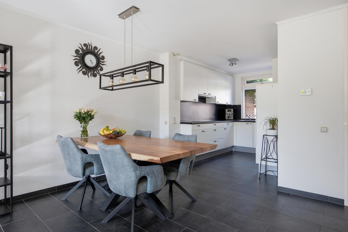 Tussenwoning te koop: Huiserf 23, Breda