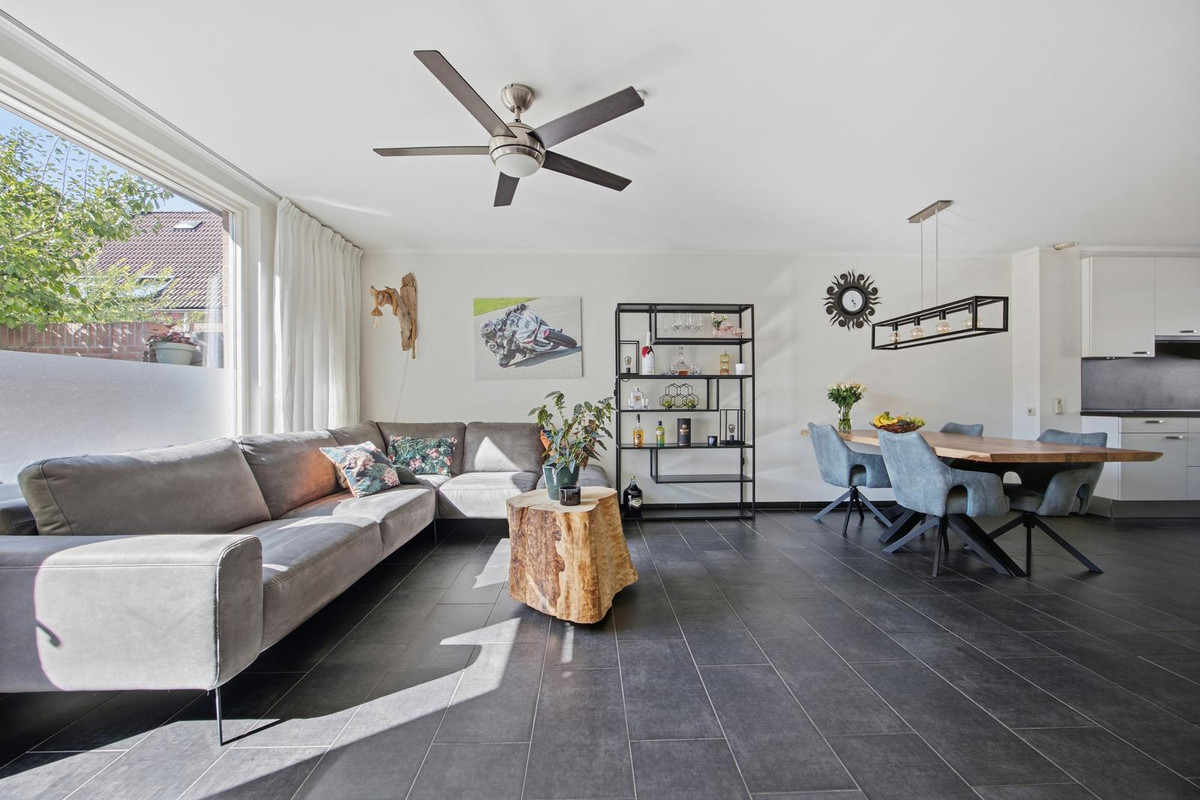 Tussenwoning te koop: Huiserf 23, Breda