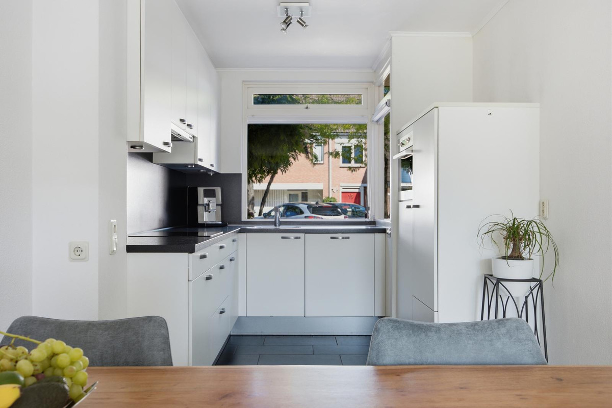 Tussenwoning te koop: Huiserf 23, Breda