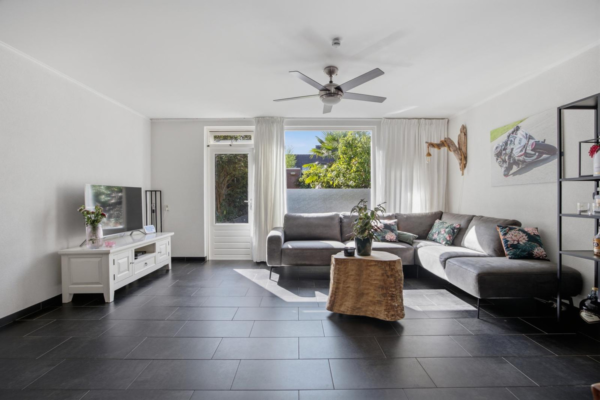 Tussenwoning te koop: Huiserf 23, Breda