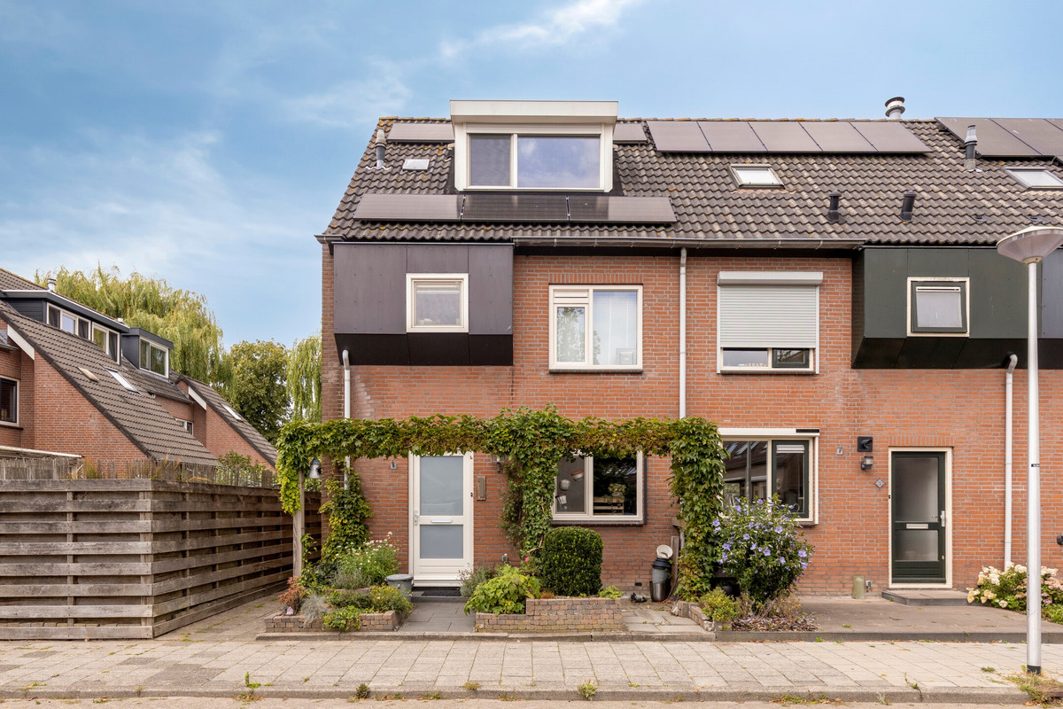 Hoekwoning te koop: Brasem 1, Bodegraven