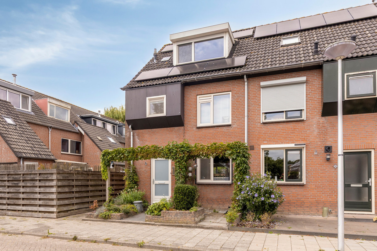 Hoekwoning te koop: Brasem 1, Bodegraven