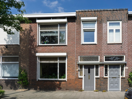 Pastoor van Eekelenstraat 12