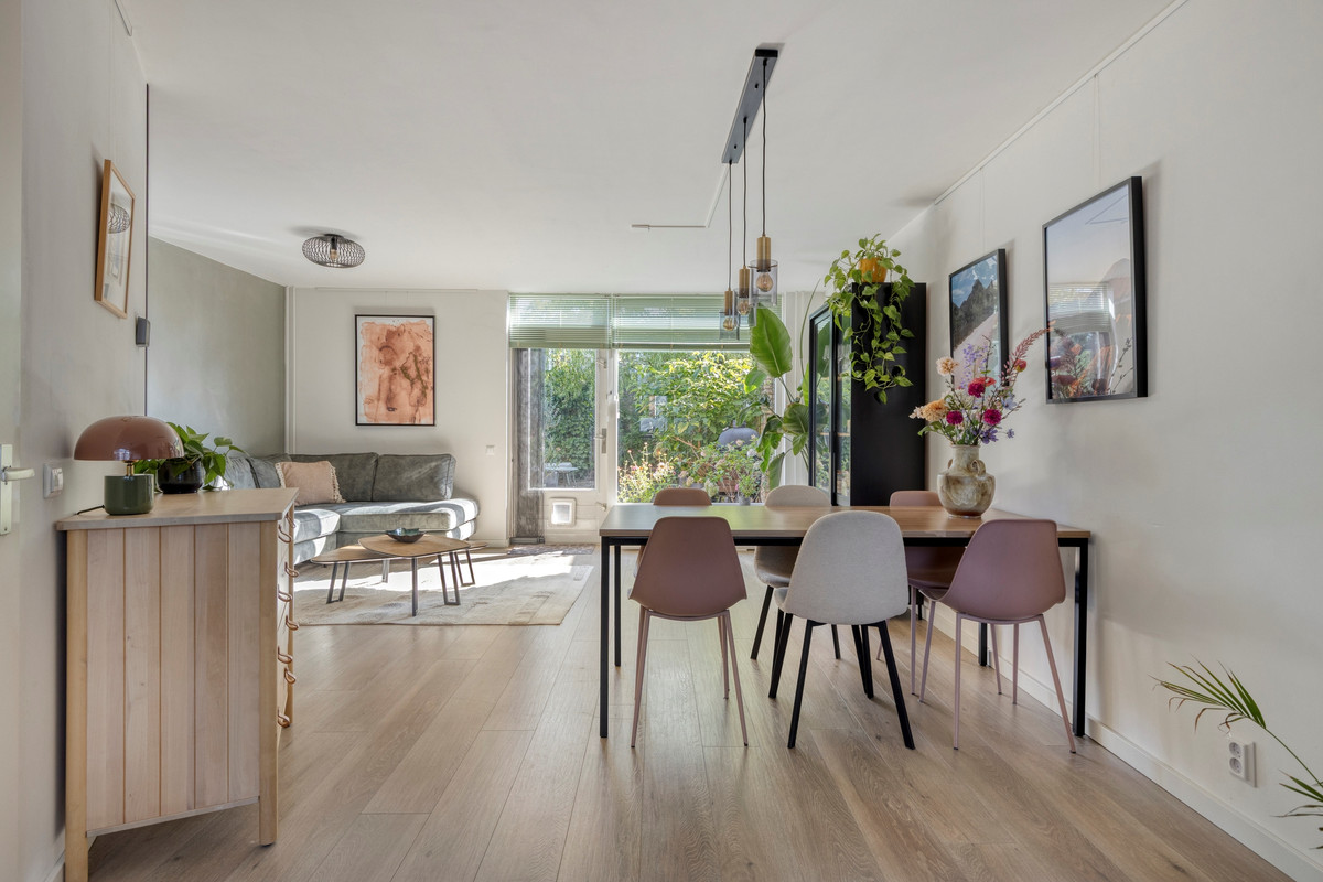 Tussenwoning te koop: Saltshof 2416, Wijchen