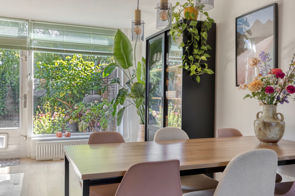 Tussenwoning te koop: Saltshof 2416, Wijchen