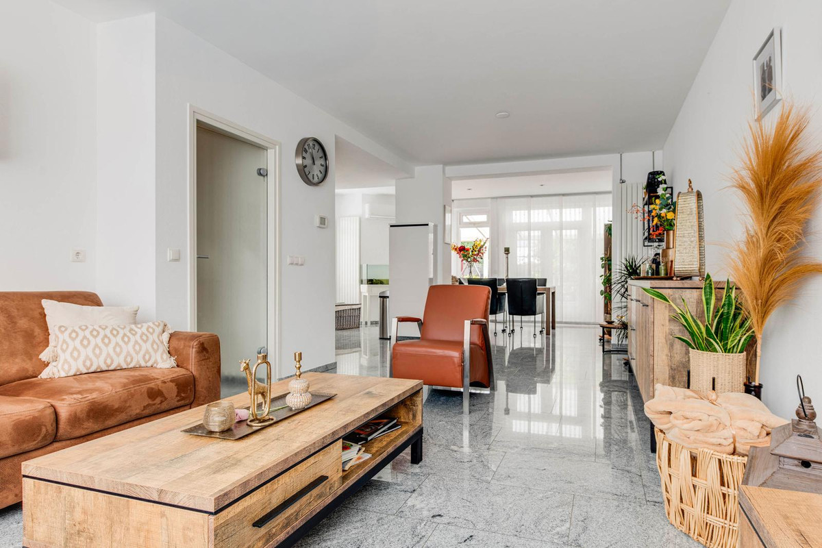 Twee-onder-één-kap te koop: Bartholomeo Diazstraat 3, Heerlen