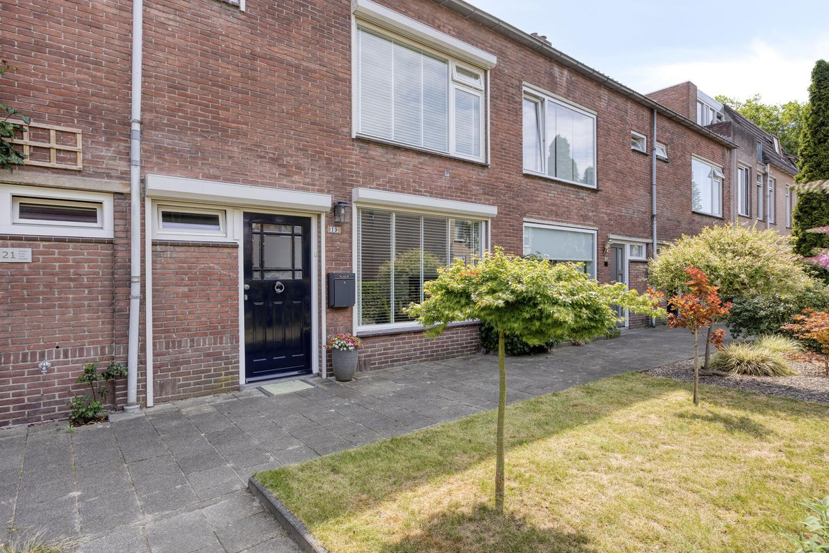 Tussenwoning te koop: Vendeliersstraat 19, Tilburg