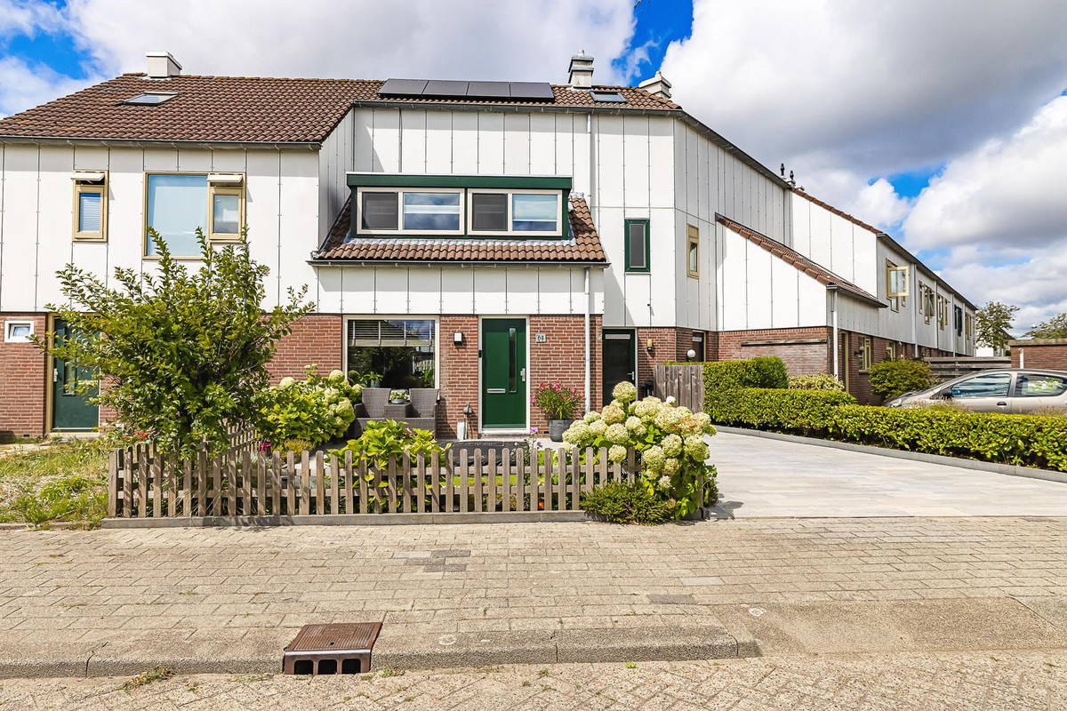 Tussenwoning te koop: Puttersbos 64, Hoofddorp