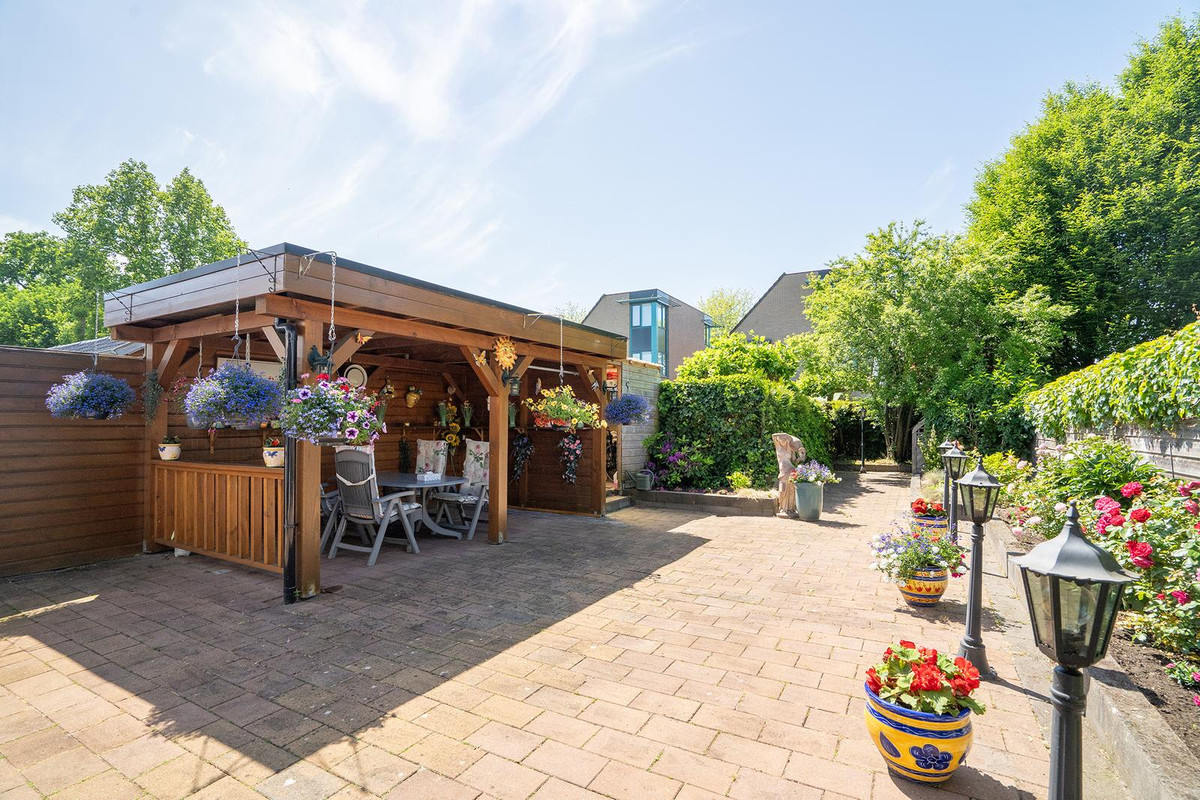 Tussenwoning te koop: Samuel van der Puttestraat 5, Enschede