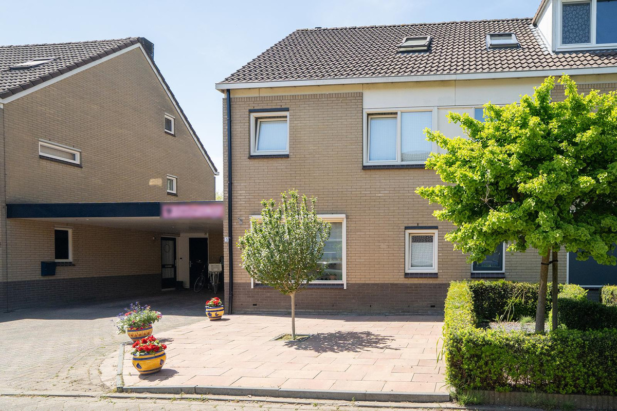 Tussenwoning te koop: Samuel van der Puttestraat 5, Enschede