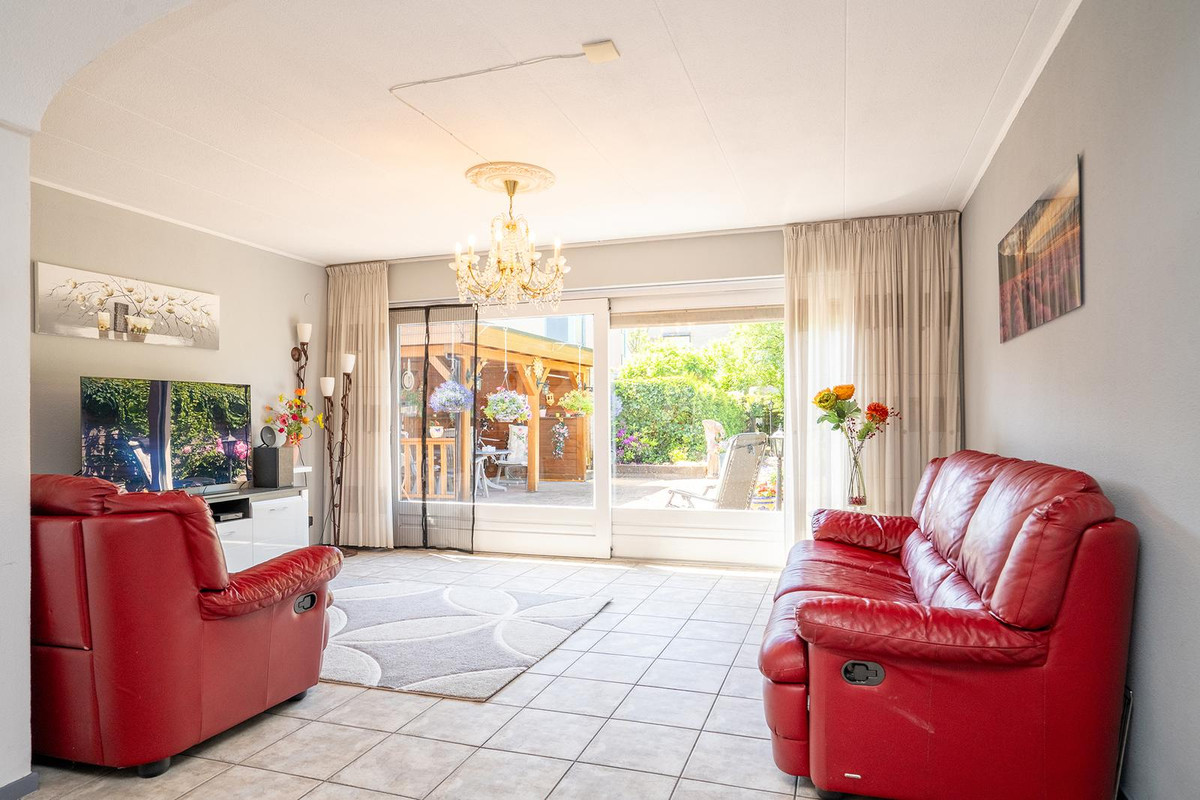 Tussenwoning te koop: Samuel van der Puttestraat 5, Enschede