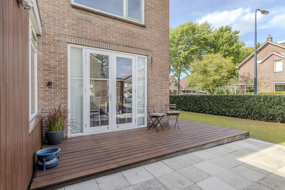 Hoekwoning te koop: Vijverlaan 15, Bodegraven