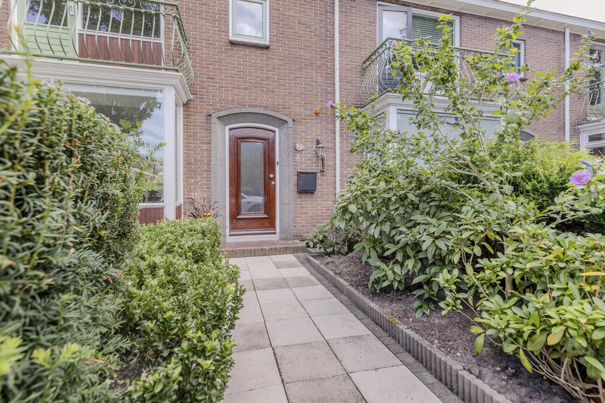 Hoekwoning te koop: Vijverlaan 15, Bodegraven