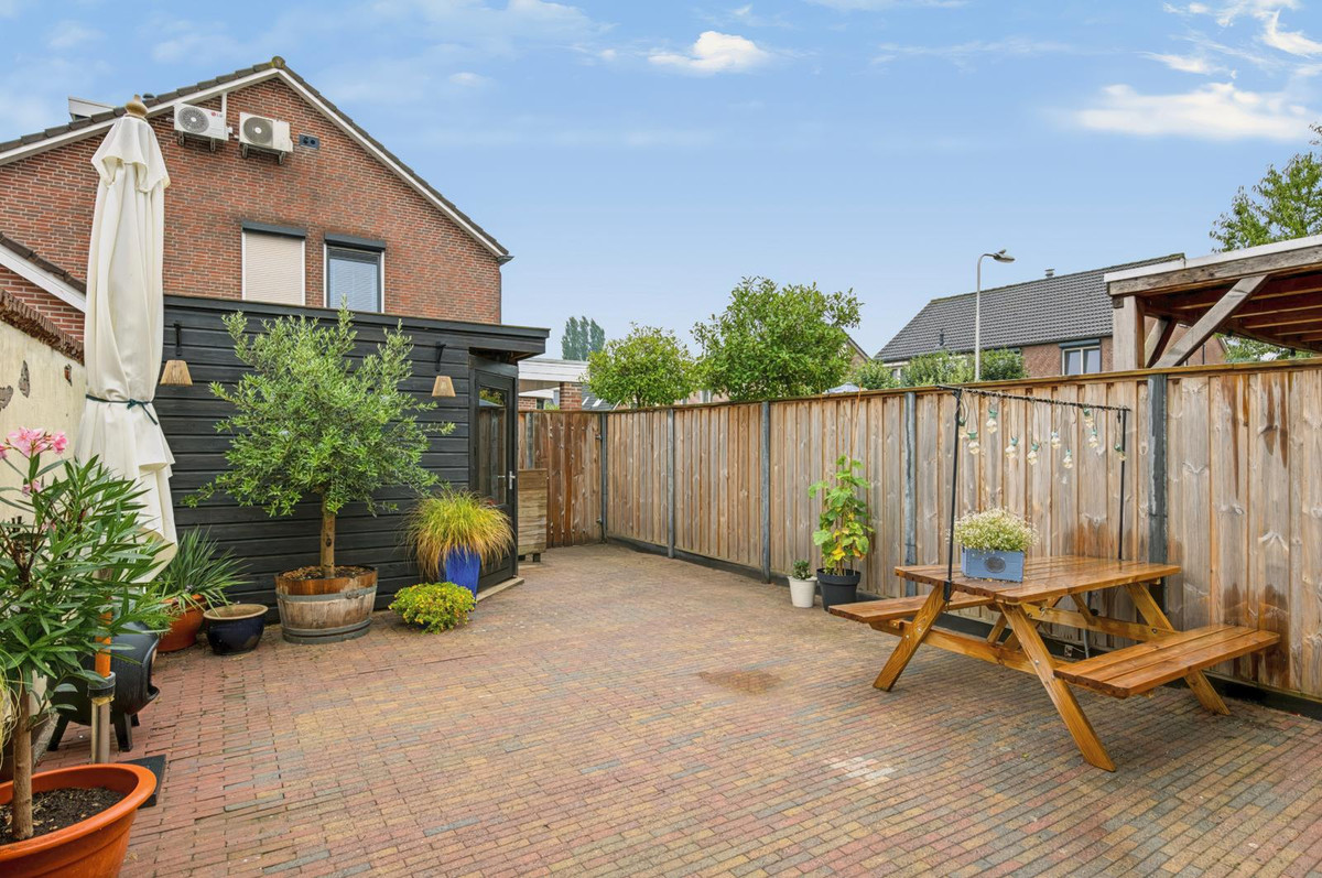 Tussenwoning te koop: Nieuwstraat 39, Lievelde