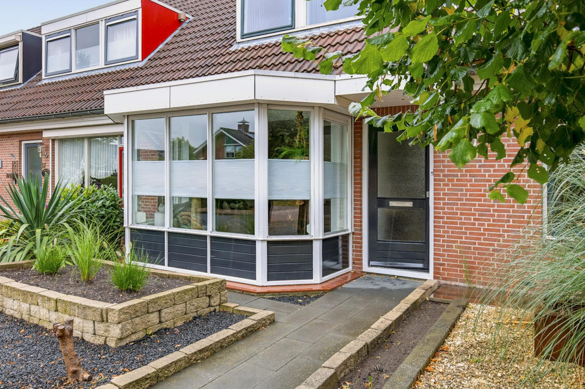 Tussenwoning te koop: Nieuwstraat 39, Lievelde