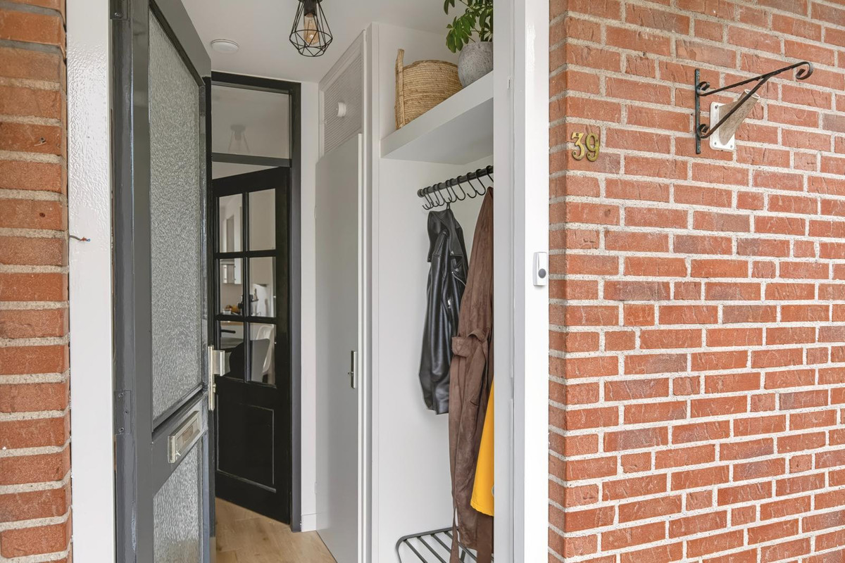 Tussenwoning te koop: Nieuwstraat 39, Lievelde