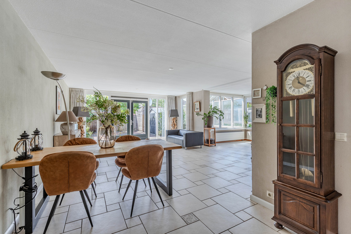 Hoekwoning te koop: Madagaskarstraat 18, Almere