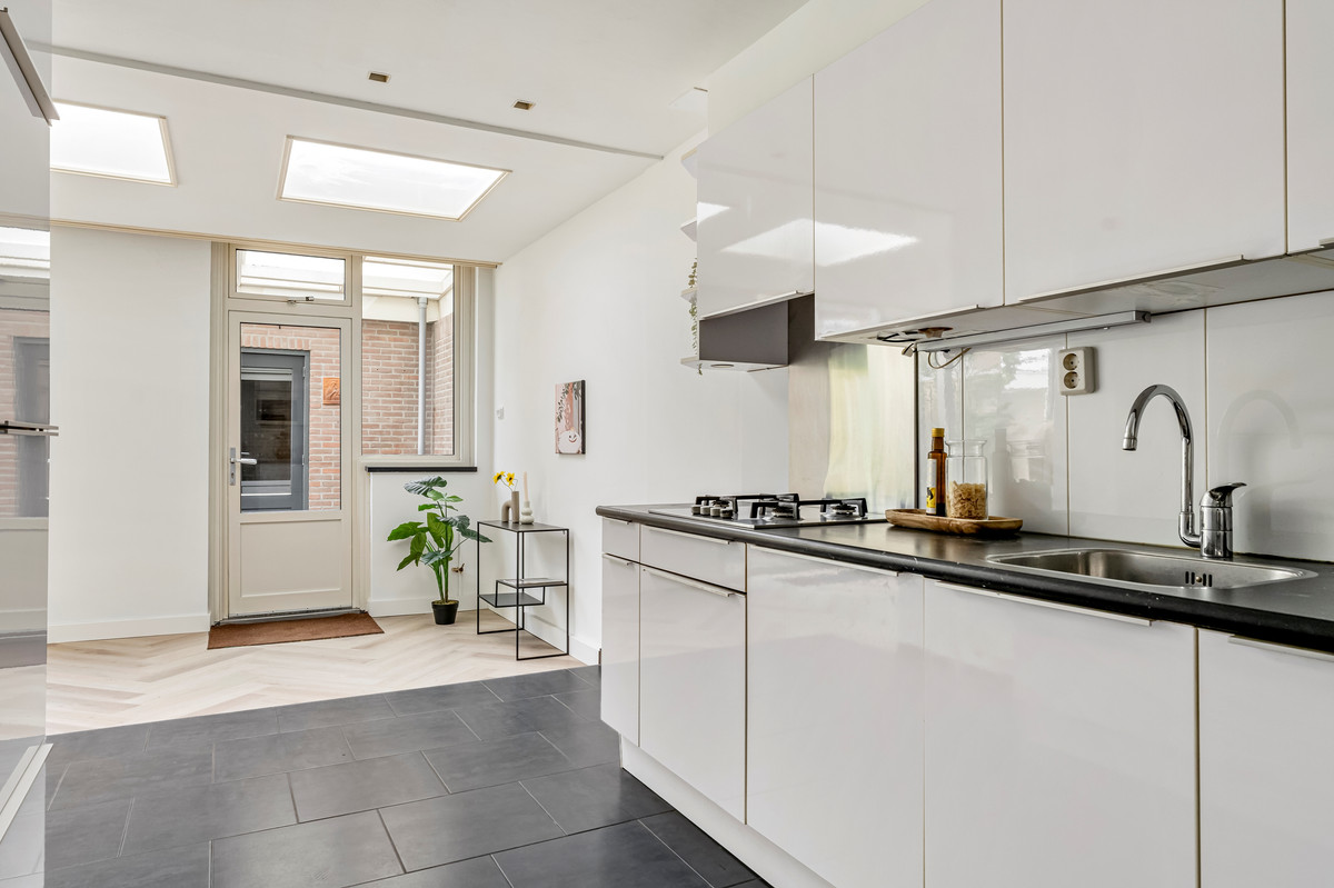Tussenwoning te koop: Hasseltstraat 92, Tilburg