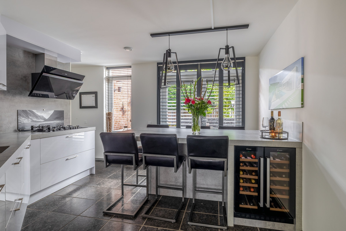 Tussenwoning te koop: Boelehaven 10, Barendrecht