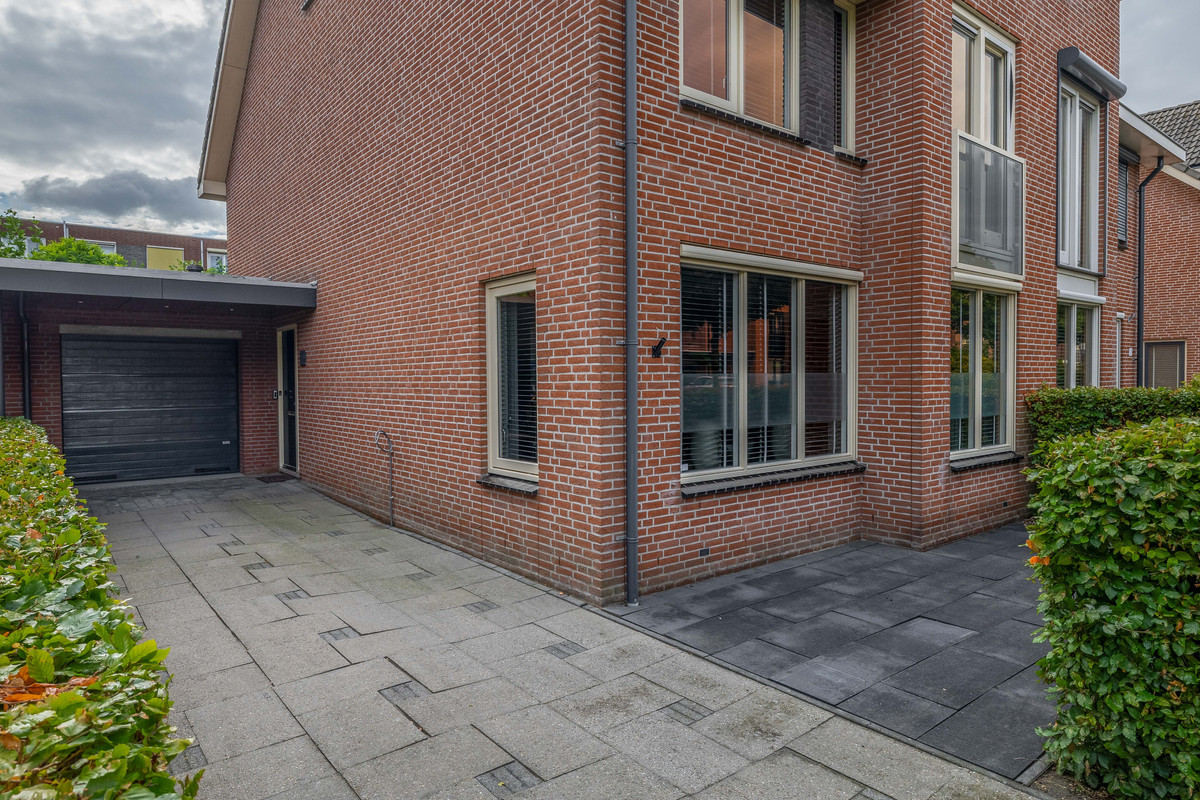 Tussenwoning te koop: Boelehaven 10, Barendrecht