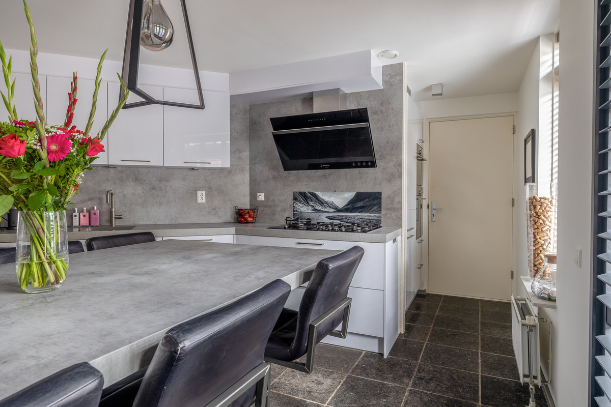 Tussenwoning te koop: Boelehaven 10, Barendrecht