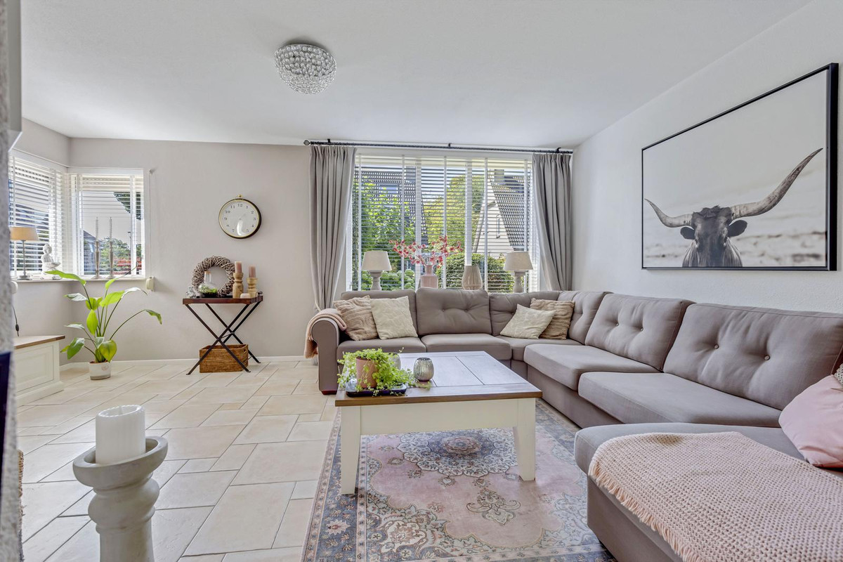Tussenwoning te koop: Kievit 28, Oud-Beijerland