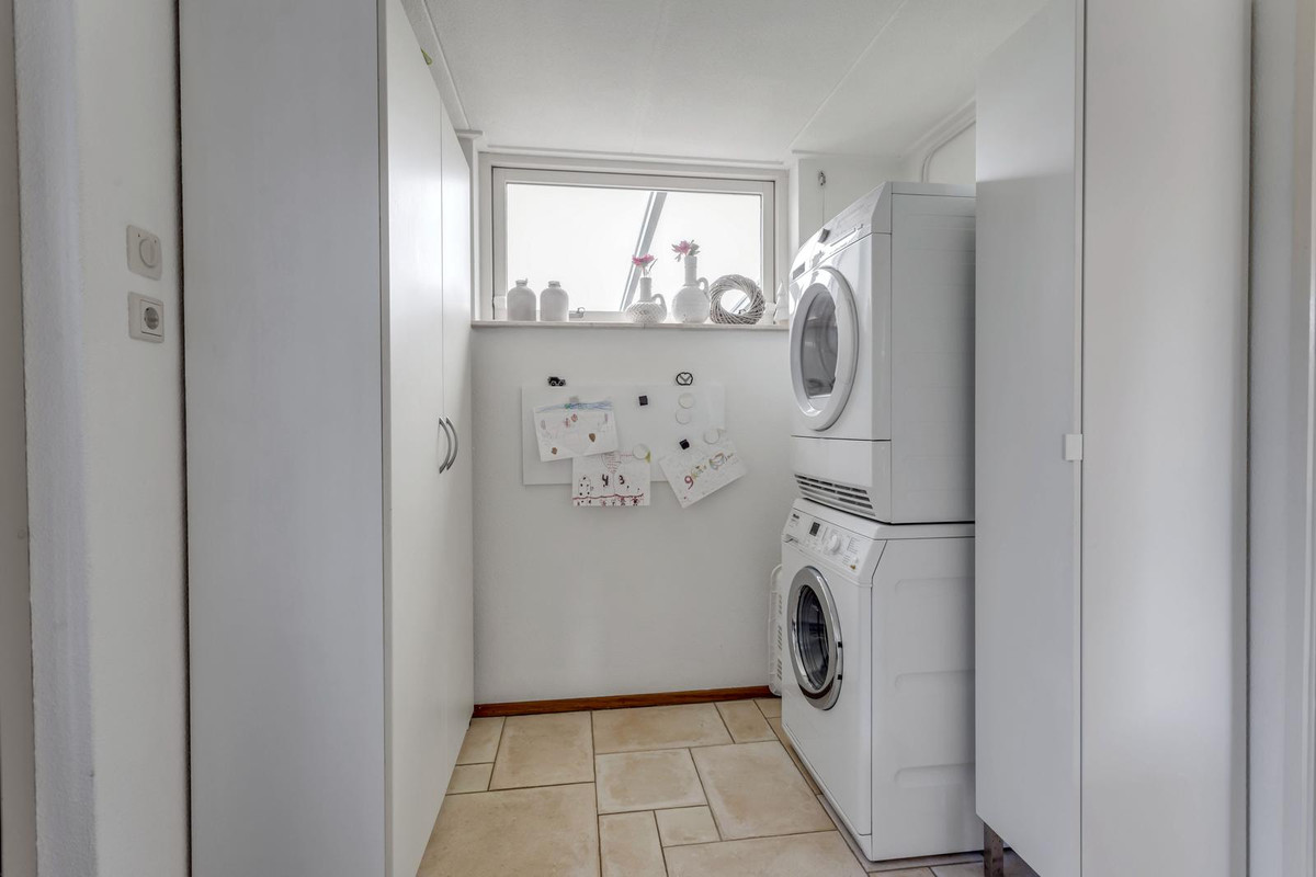 Tussenwoning te koop: Kievit 28, Oud-Beijerland
