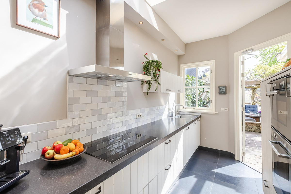 Hoekwoning te koop: Julianastraat 48, Bodegraven