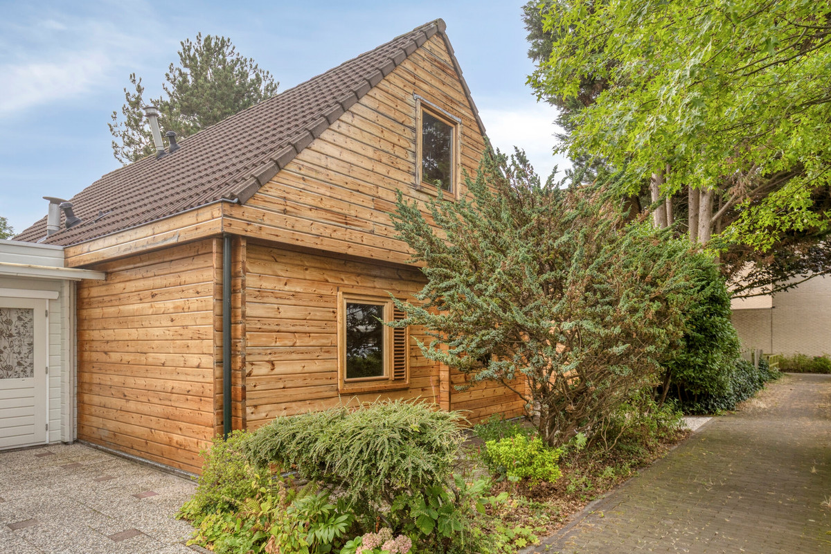 Tussenwoning te koop: Queridolaan 23, Oegstgeest