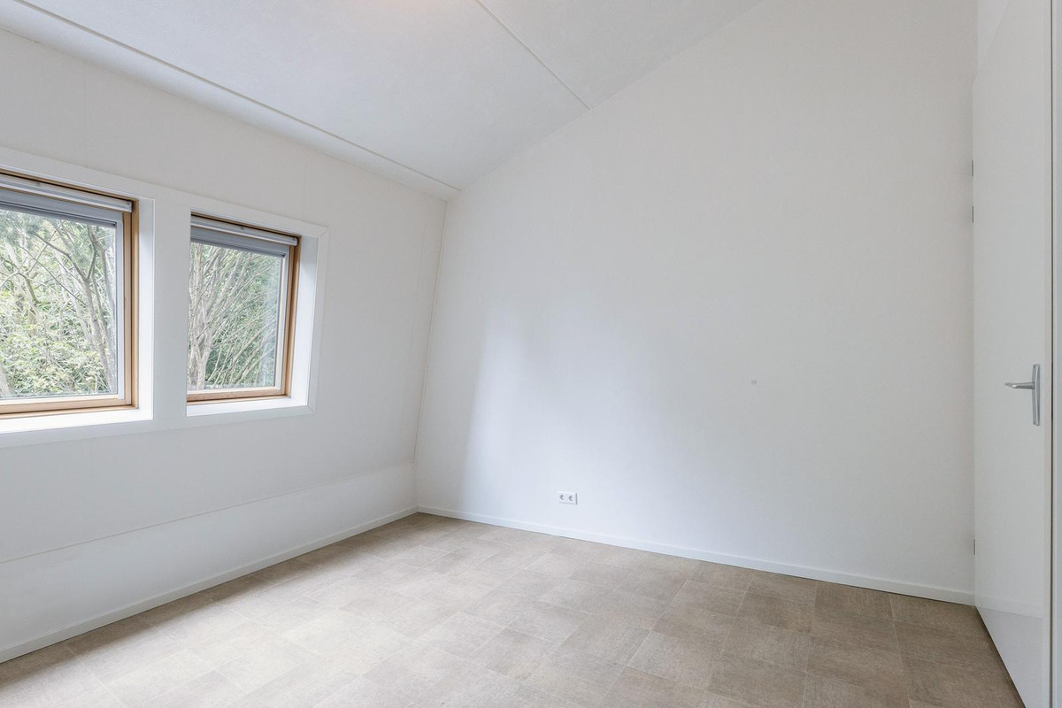 Tussenwoning te koop: Dennenweg 183A, Enschede