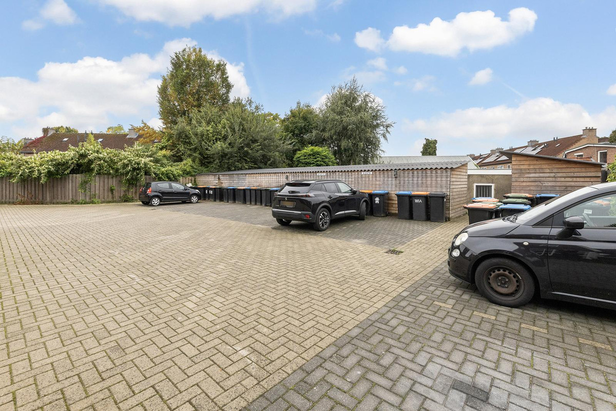 Tussenwoning te koop: Dennenweg 183A, Enschede