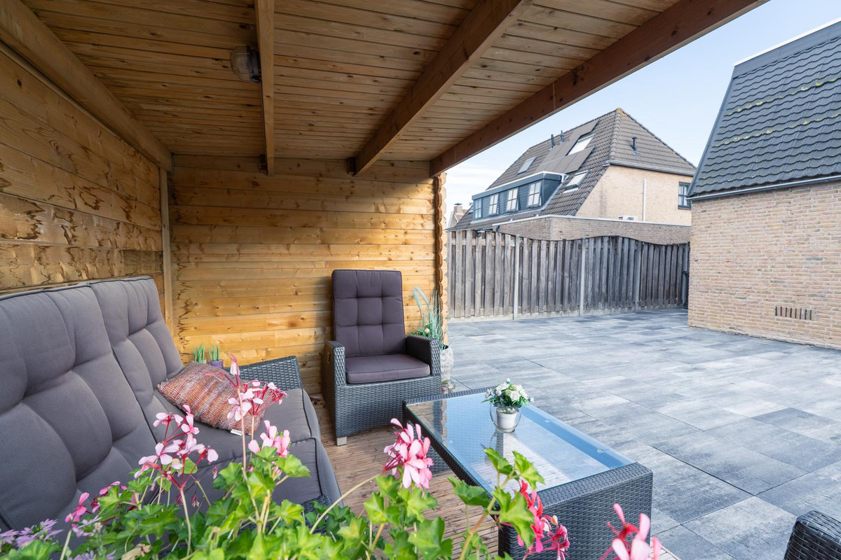 Twee-onder-één-kap te koop: Wegaplein 3, Oude-Tonge