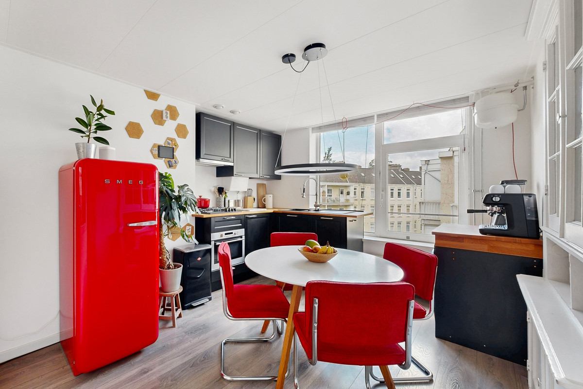 Studio te koop: Djambistraat 40-3, Amsterdam