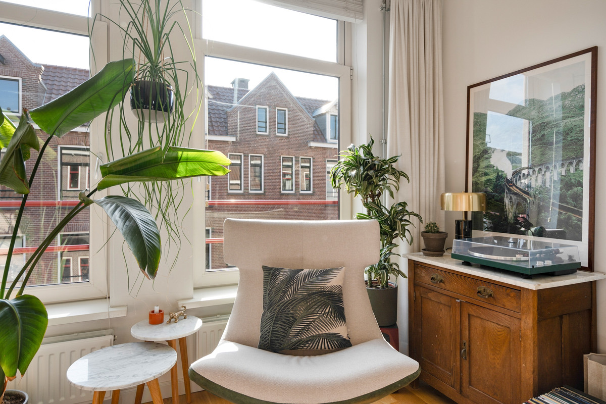 Studio te koop: Djambistraat 40-3, Amsterdam