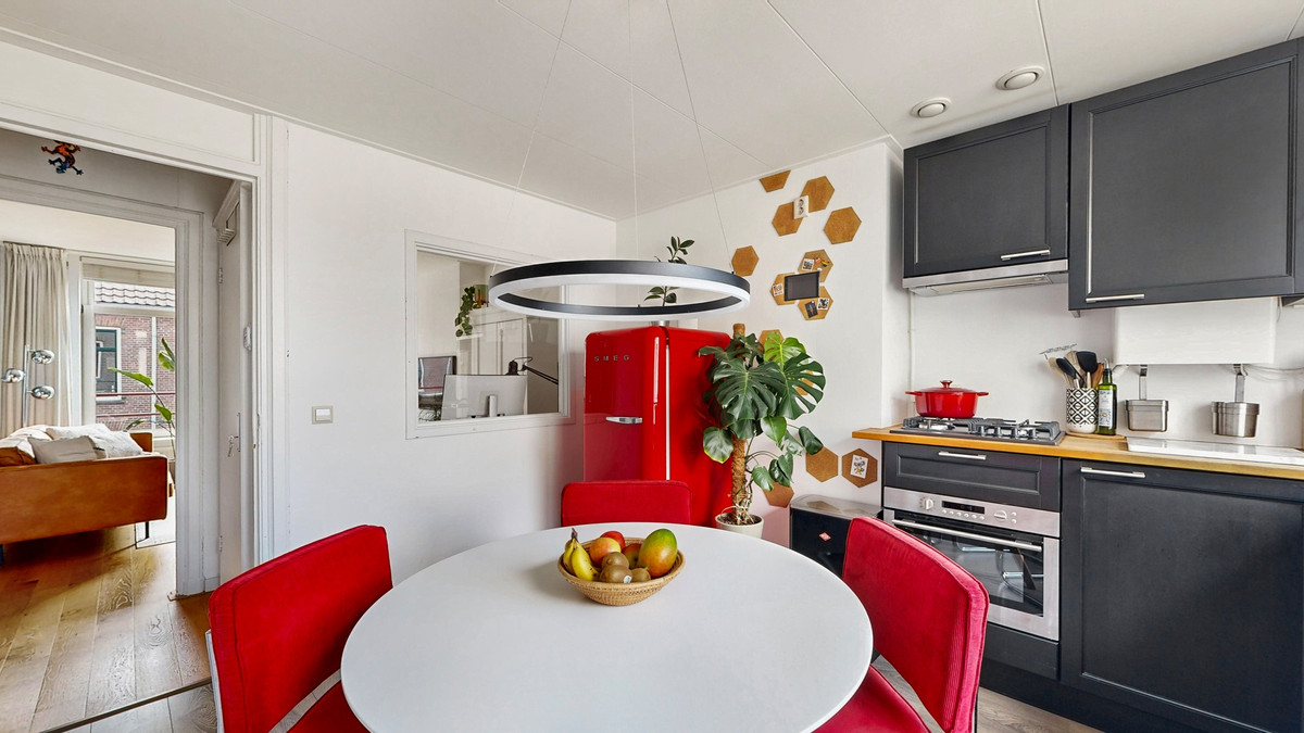 Studio te koop: Djambistraat 40-3, Amsterdam