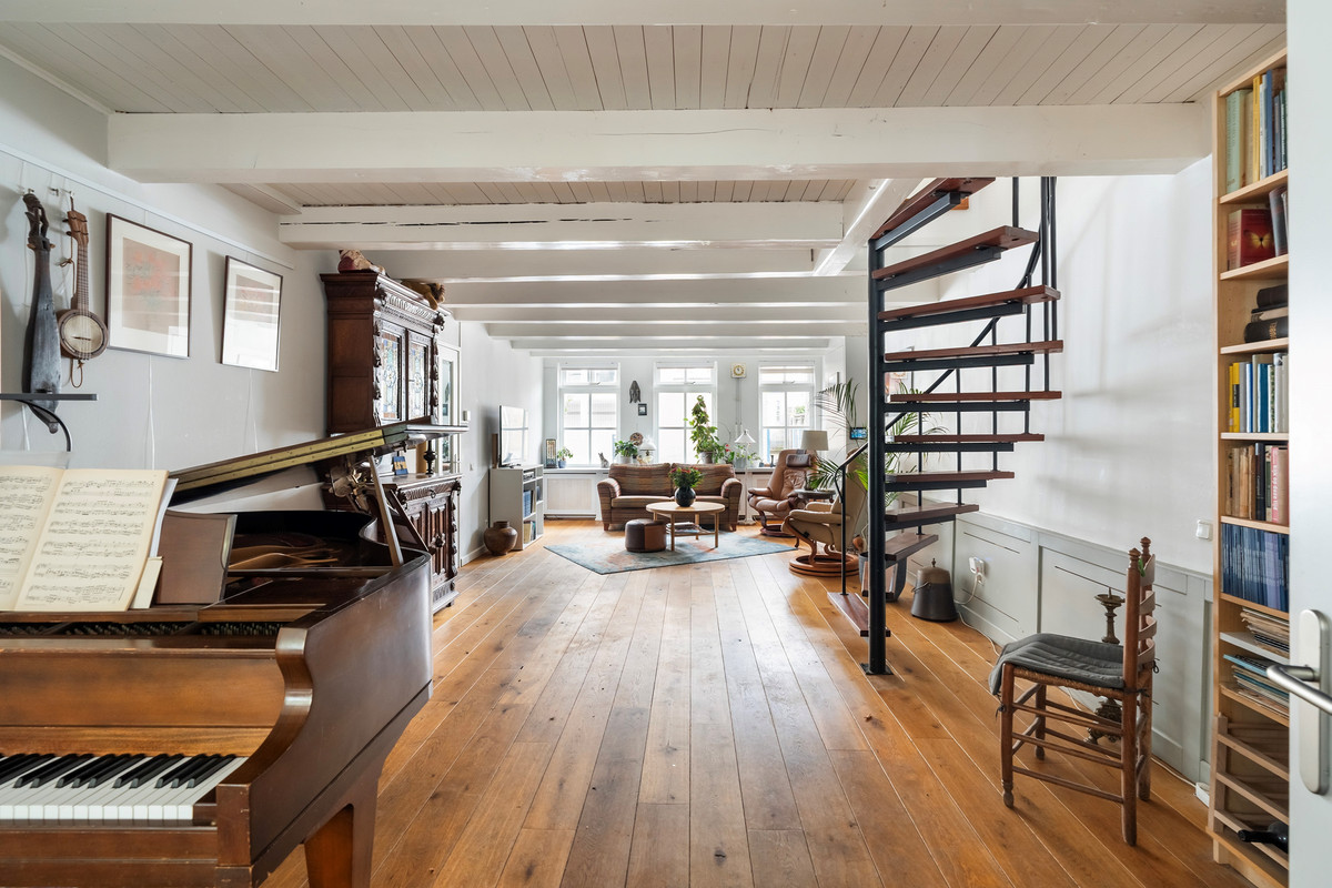 Tussenwoning te koop: Ankerstraat 6, Maassluis