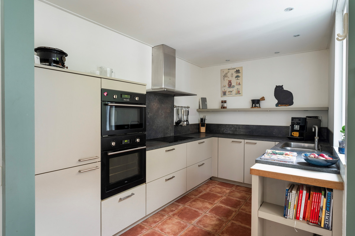 Tussenwoning te koop: Ankerstraat 6, Maassluis