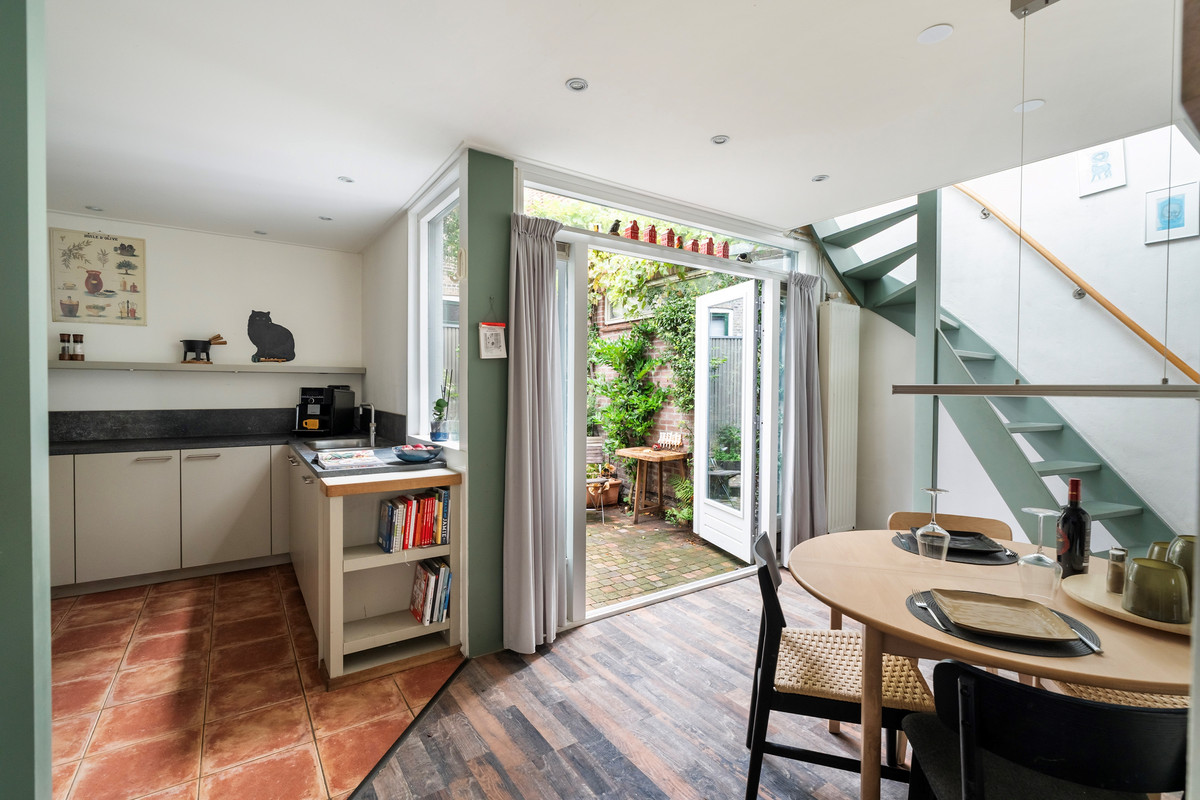 Tussenwoning te koop: Ankerstraat 6, Maassluis