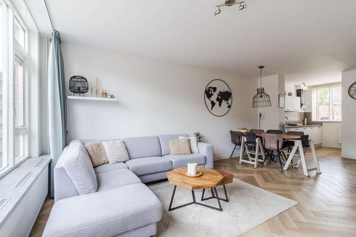 Tussenwoning te koop: Mozartlaan 100, Hazerswoude-Rijndijk