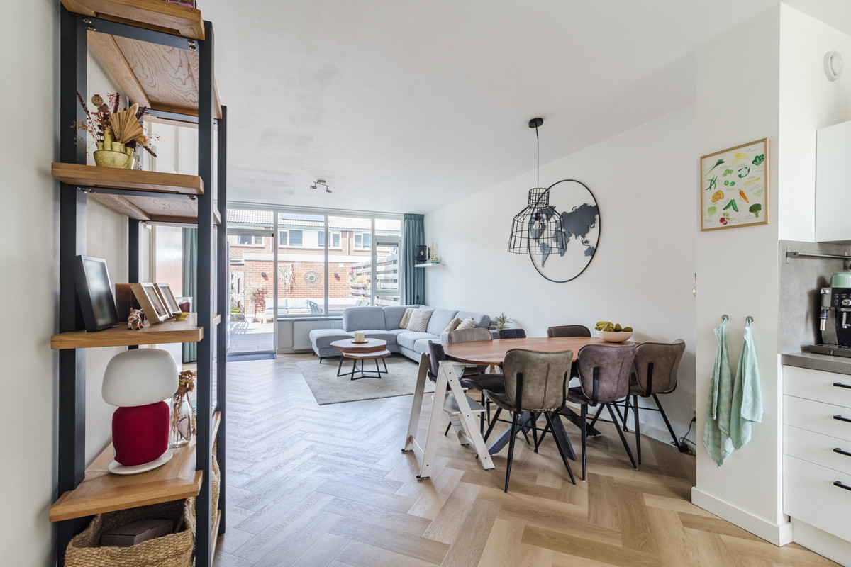 Tussenwoning te koop: Mozartlaan 100, Hazerswoude-Rijndijk