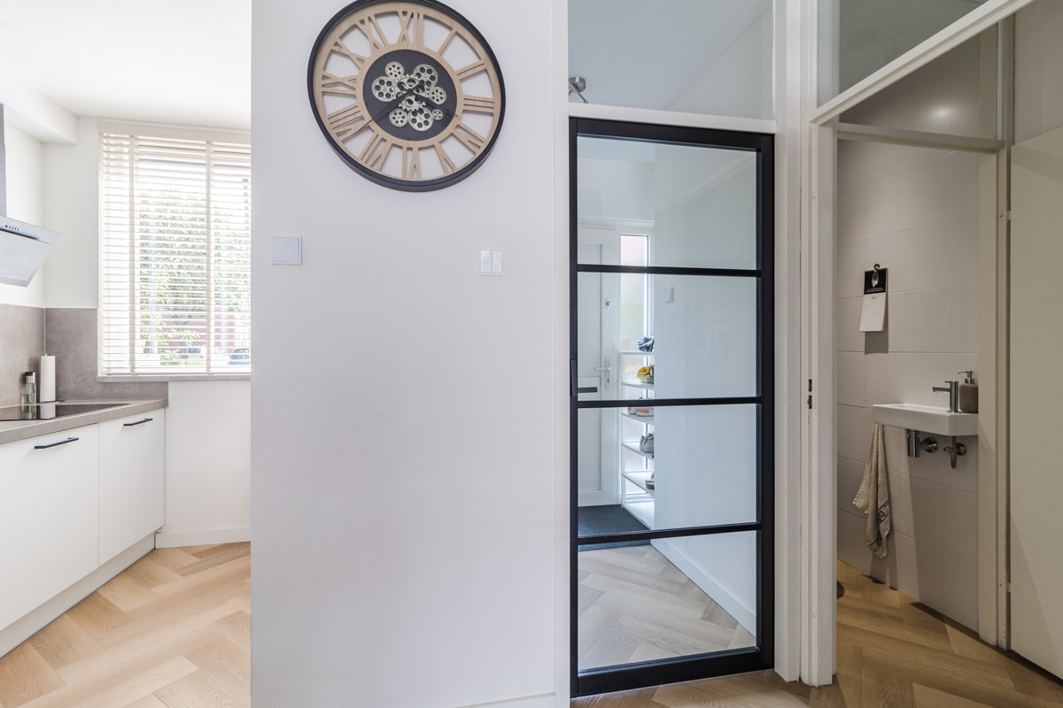 Tussenwoning te koop: Mozartlaan 100, Hazerswoude-Rijndijk