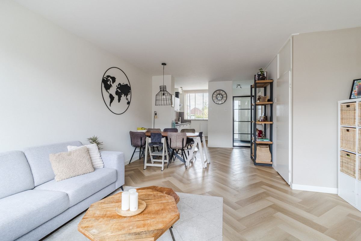 Tussenwoning te koop: Mozartlaan 100, Hazerswoude-Rijndijk